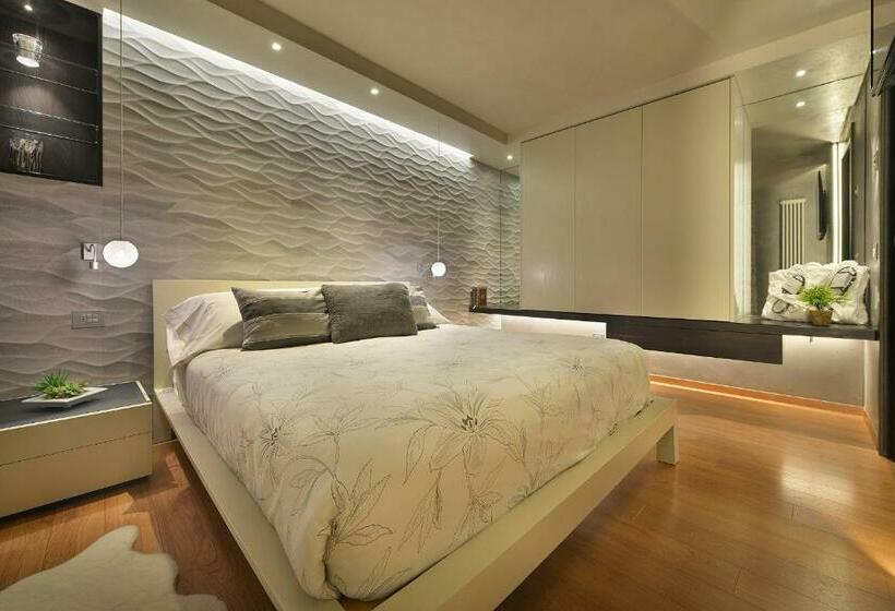 Suite with Terrace, Compagnoni