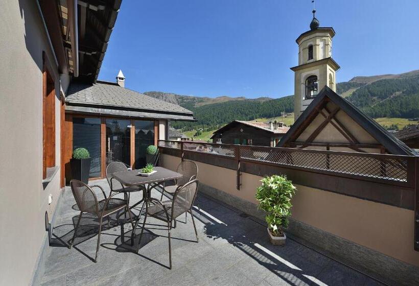 Suite with Terrace, Compagnoni
