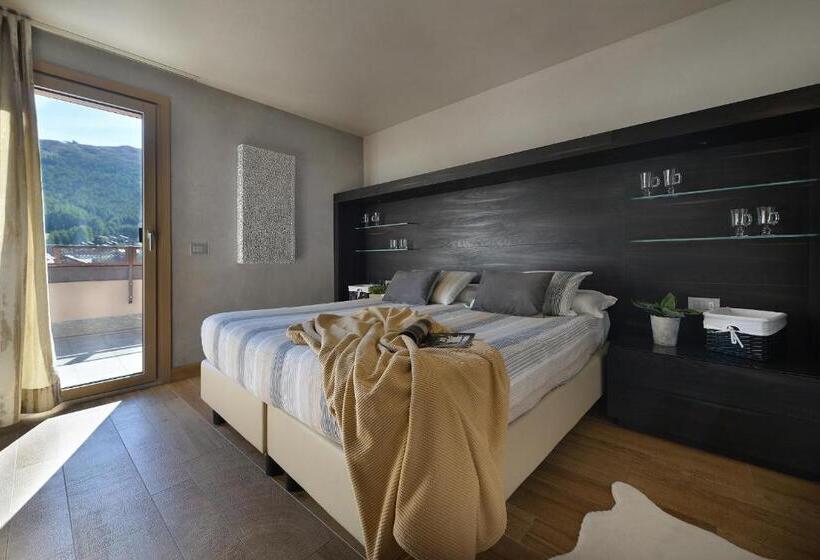 Family Suite, Compagnoni