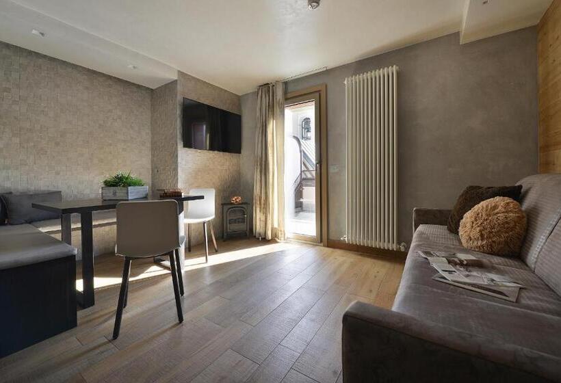 سوییت خانوادگی, Compagnoni