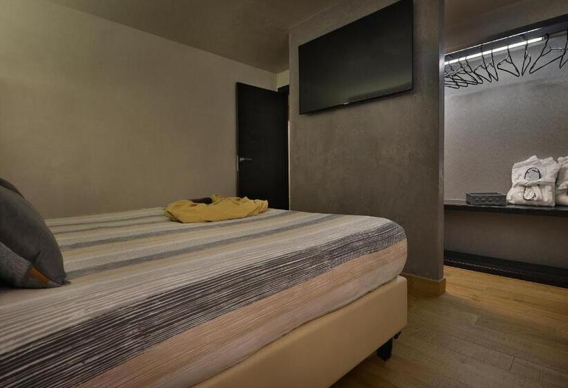 سوییت خانوادگی, Compagnoni