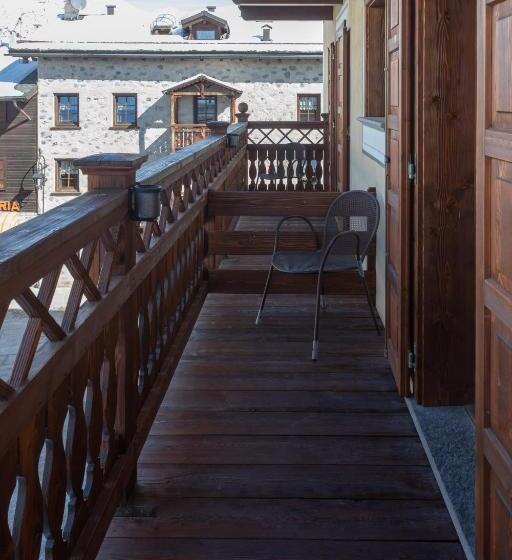 اتاق لوکس, Compagnoni