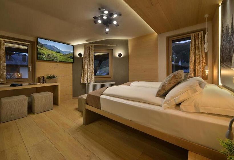 سوییت جونیور با بالکن, Compagnoni