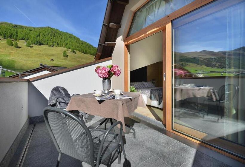 سوئیت با وان آب گرم, Compagnoni