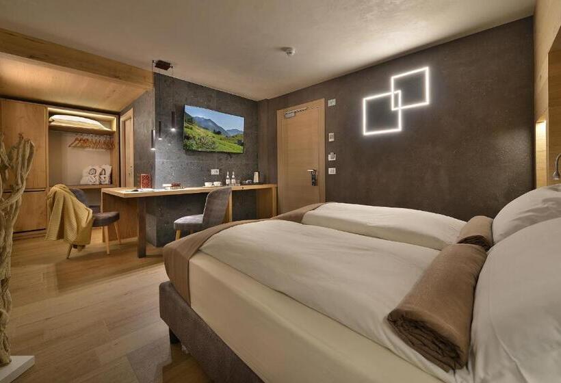 اتاق لوکس با بالکن, Compagnoni