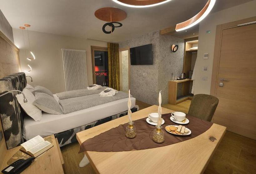 اتاق لوکس با بالکن, Compagnoni