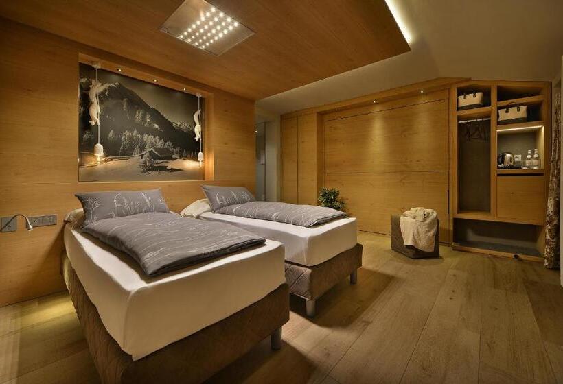 اتاق لوکس, Compagnoni