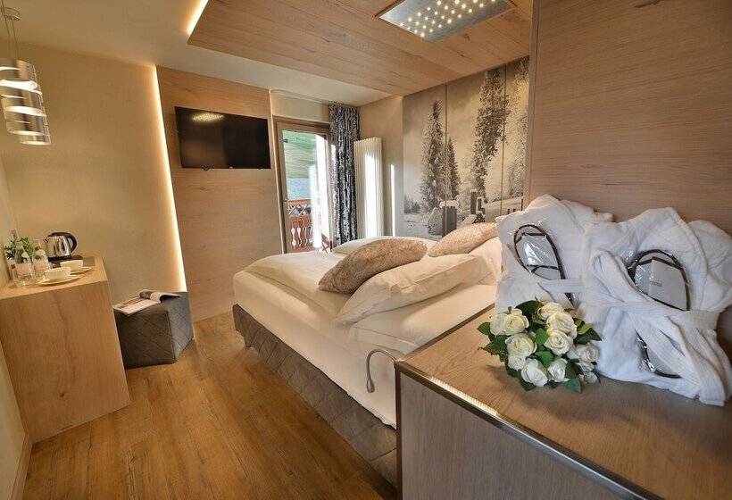 اتاق استاندارد با بالکن, Compagnoni