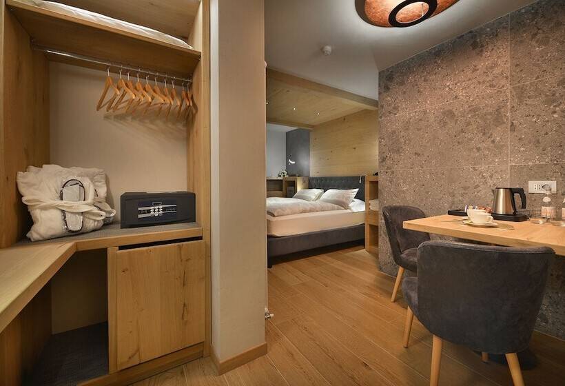 اتاق راحتی, Compagnoni