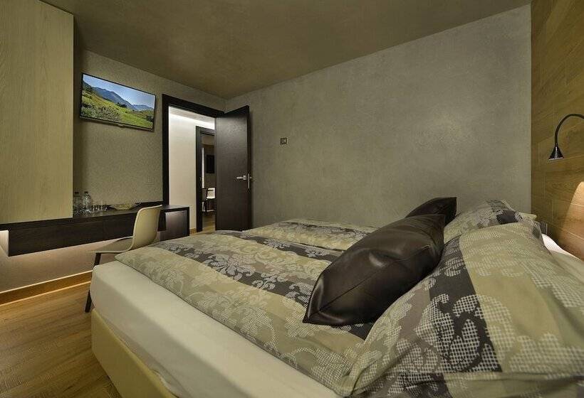 Suite Familiar 2 Quartos, Compagnoni