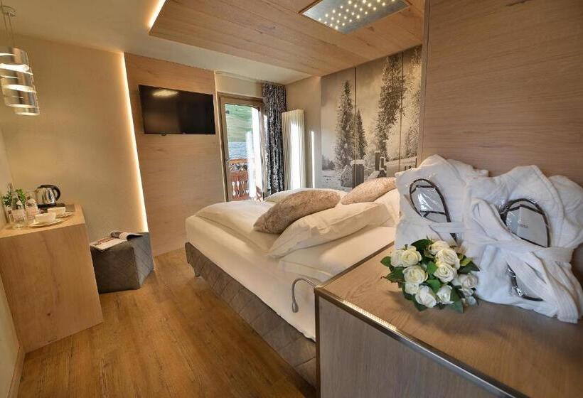 اتاق لوکس با بالکن, Compagnoni