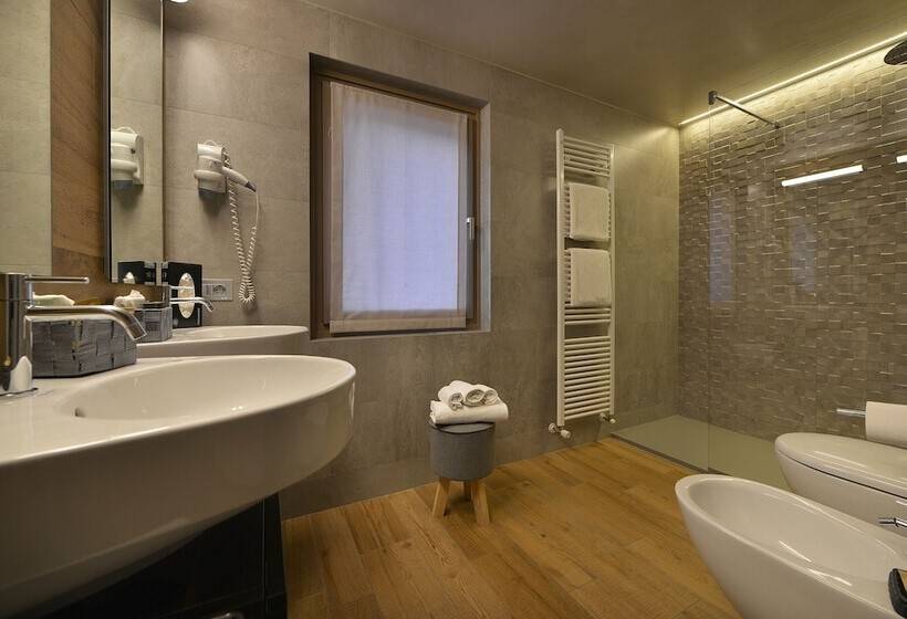 سوئیت خانواده 2 خوابه, Compagnoni