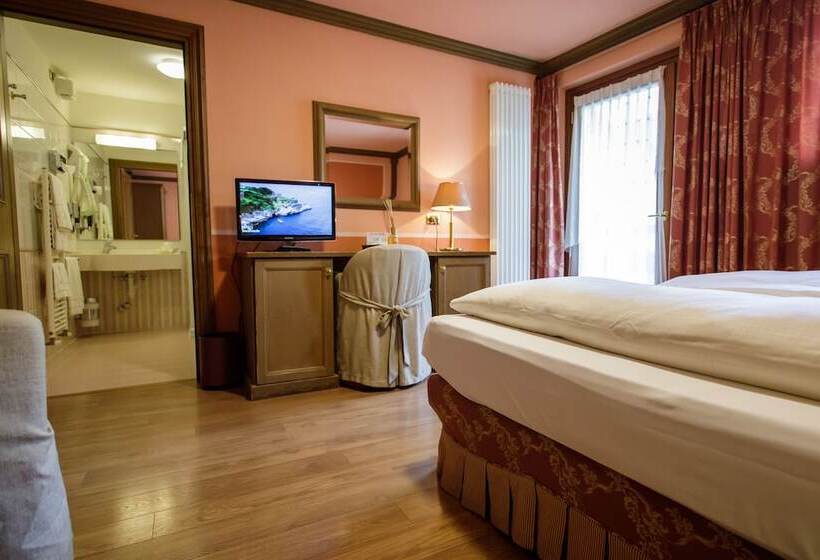 اتاق استاندارد با بالکن, Compagnoni