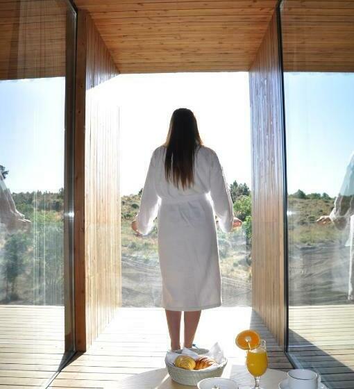 جناح مزوَّد بشرفة, Cró Hotel Rural