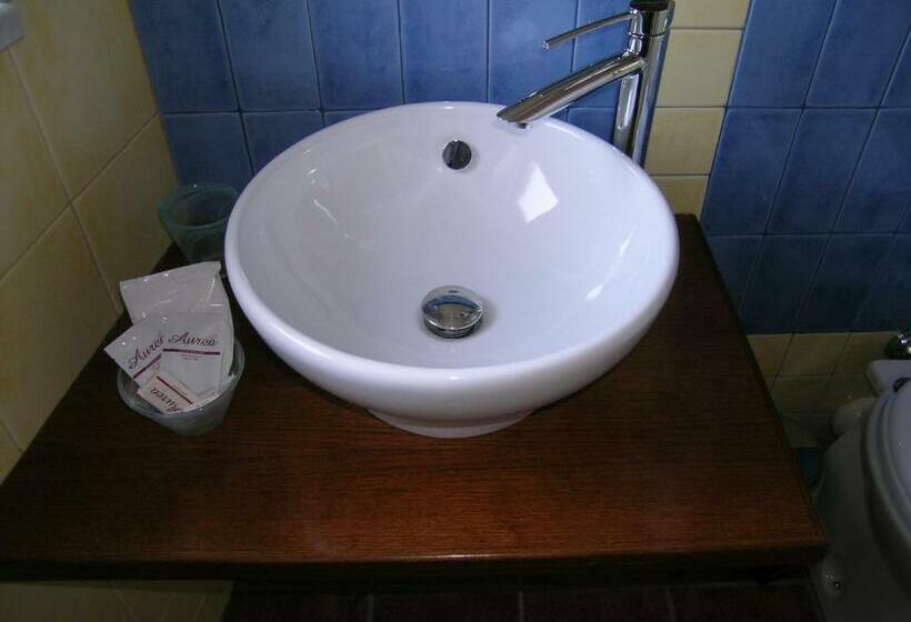 标准三人间, Domus Lilio