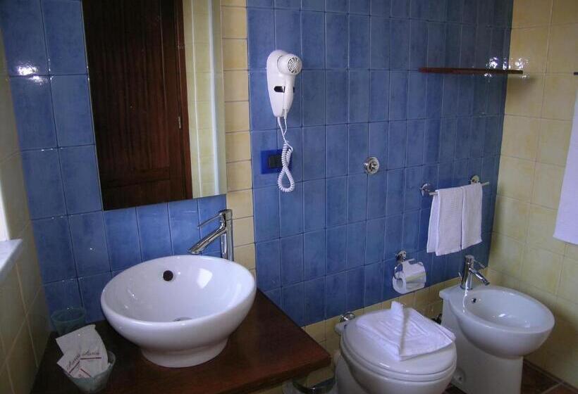 标准三人间, Domus Lilio