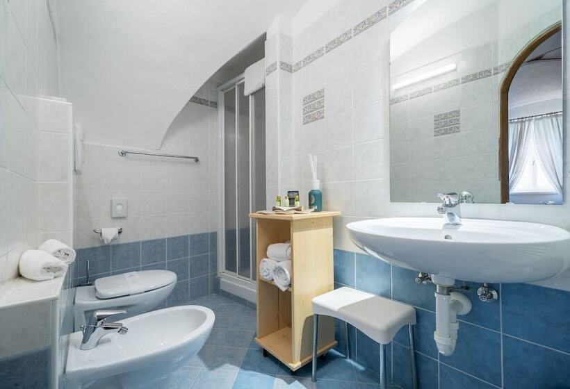 이코노미 룸, Garnì Laurino