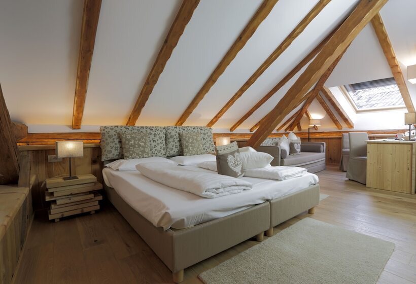 주니어 스위트, Garnì Laurino