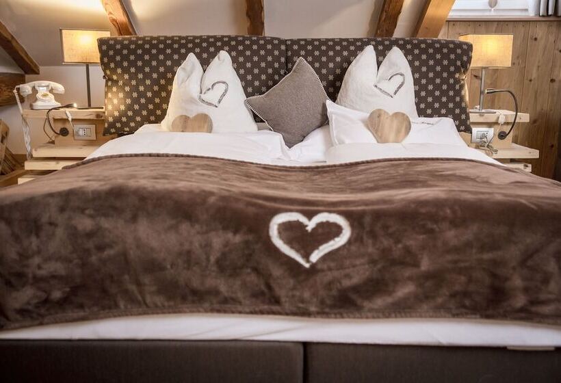 주니어 스위트, Garnì Laurino