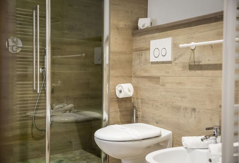 주니어 스위트, Garnì Laurino