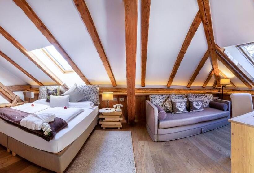 주니어 스위트, Garnì Laurino