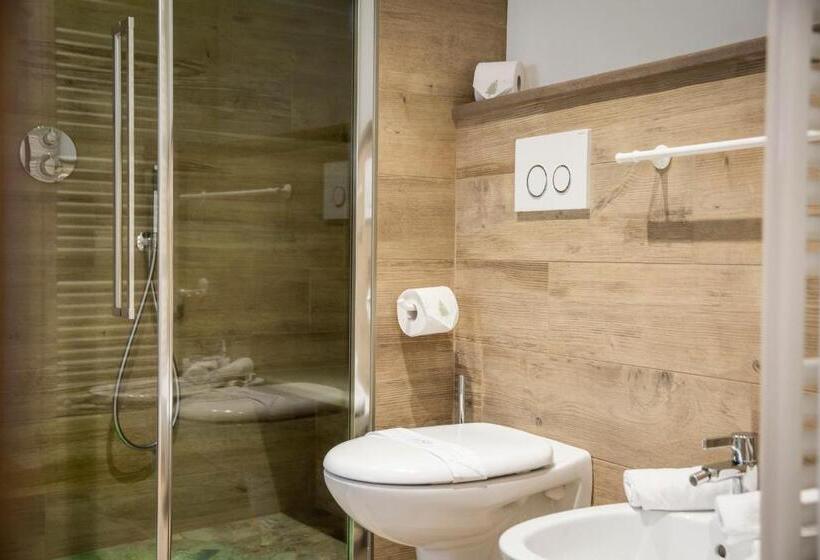 주니어 스위트, Garnì Laurino