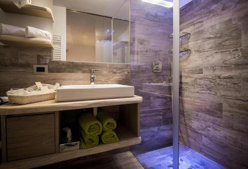 주니어 스위트, Garnì Laurino