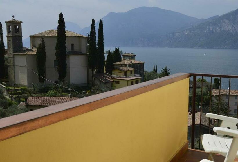 غرفة قياسية مطلّة علي حمام السباحة, Garni Selene