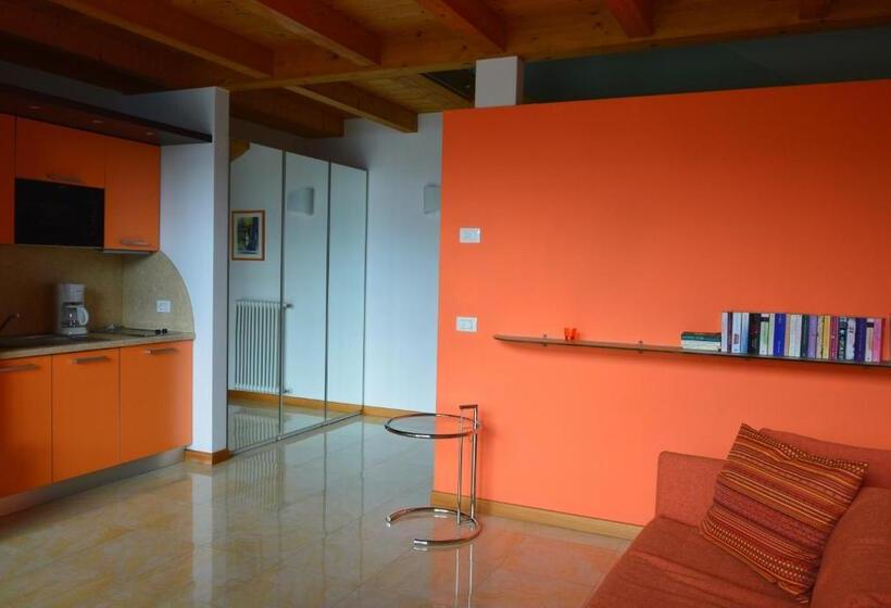 1 Bedroom Apartment Lake View, Garni Selene