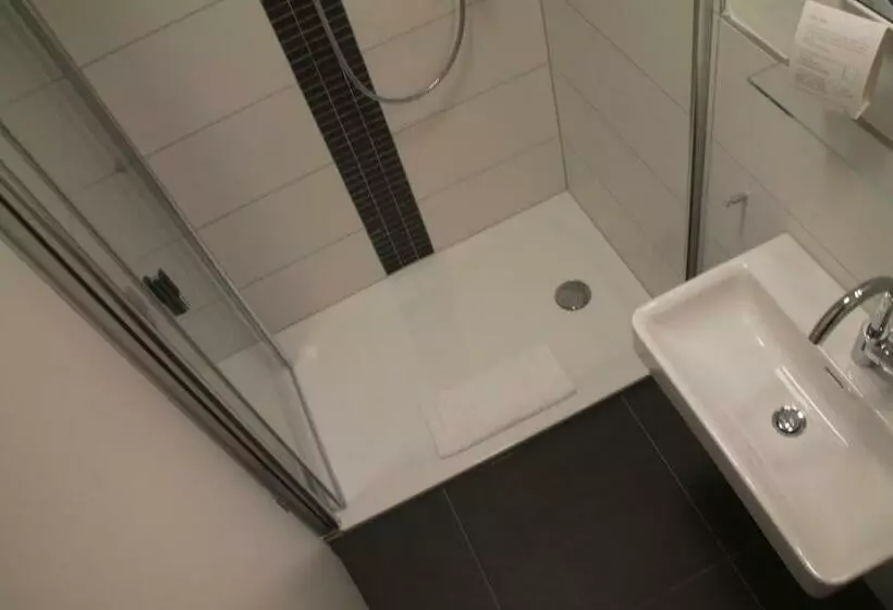 Standard Yhden Hengen Huone, Gästehaus Wilhelmshöhe