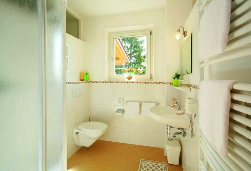 דירת חדר, Haselried