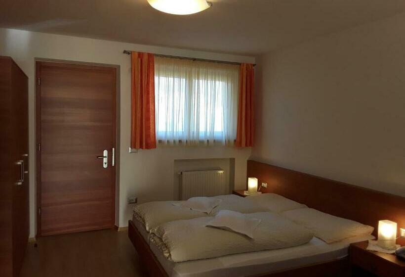 דירת חדר, Haselried