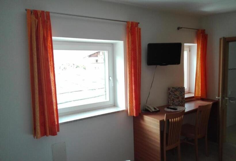 חדר סטנדרט, Haselried