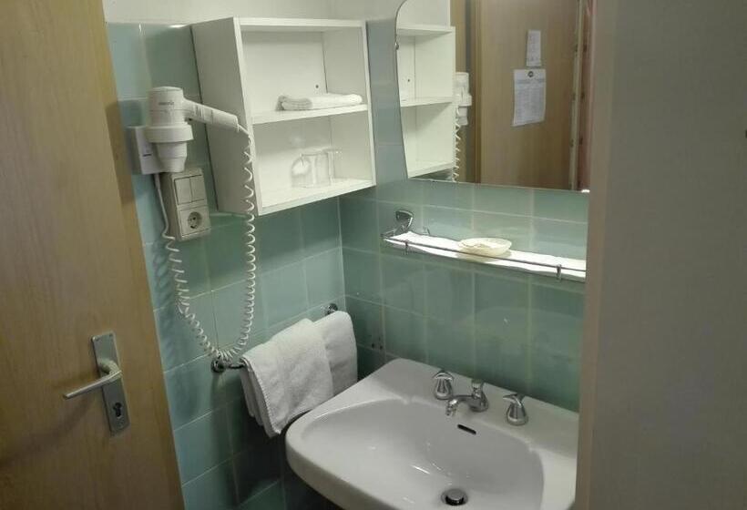 חדר אקונומי, Haselried