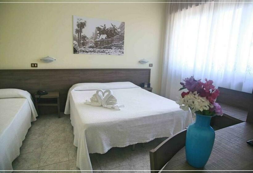 Номер Стандарт Трехместный, I Cugini