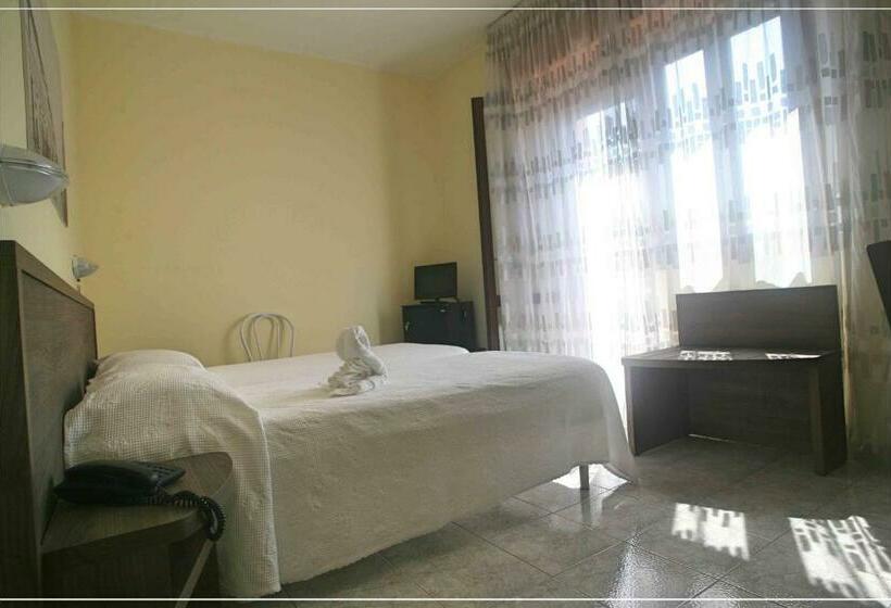 Номер Стандарт, I Cugini