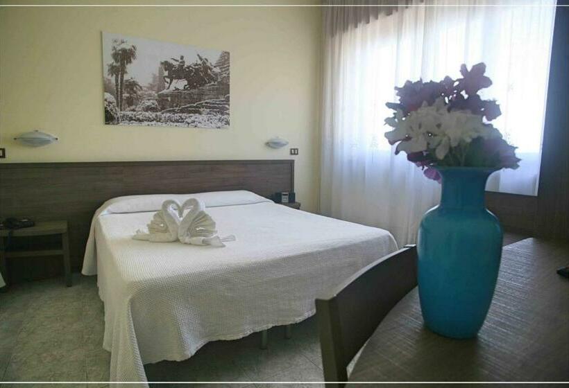 Номер Стандарт, I Cugini