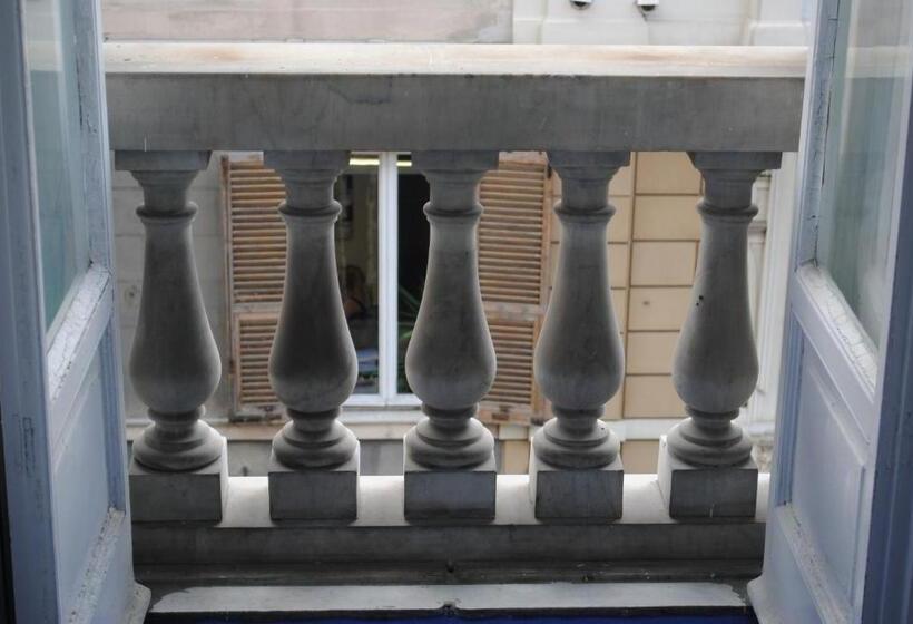 Economy Szoba, Olympia