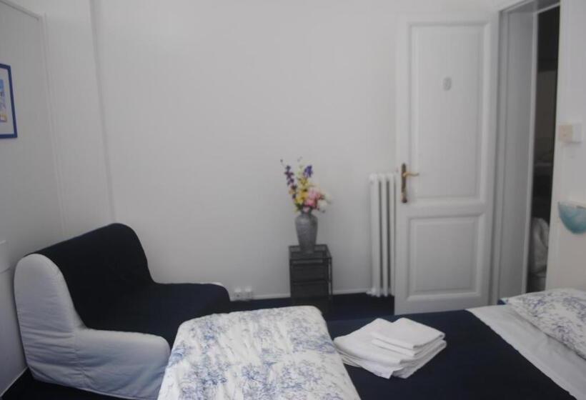 Családi Szoba, Olympia