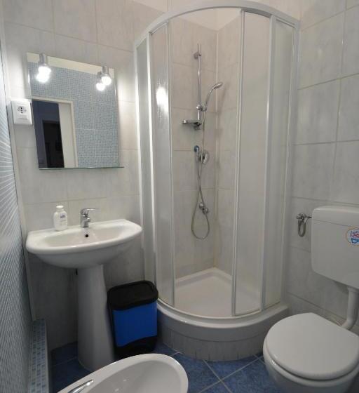 Családi Szoba, Olympia