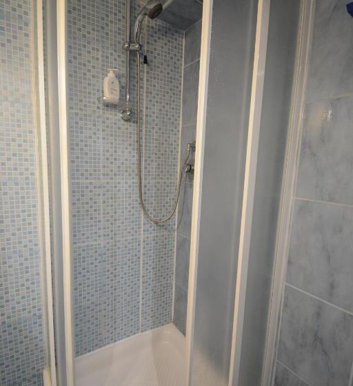 Családi Szoba, Olympia