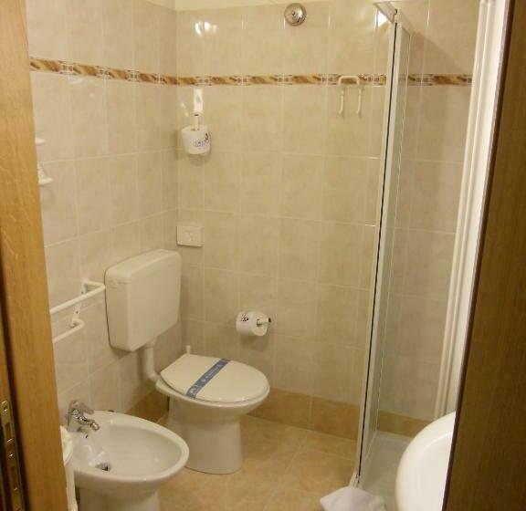 חדר סטנדרט לשלושה, Orsa Maggiore