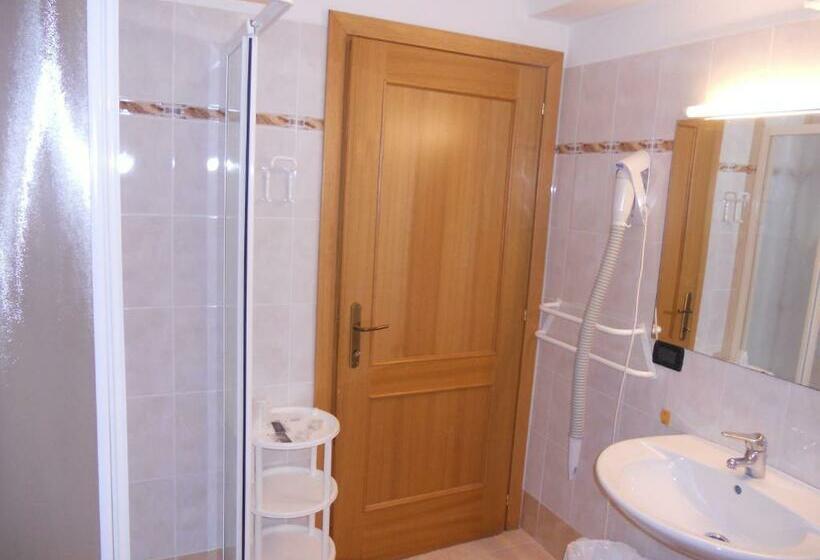 חדר סטנדרט נוף להרים, Orsa Maggiore