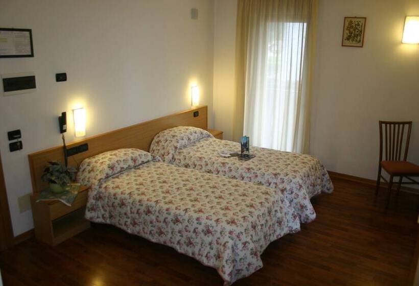 חדר סטנדרט, Orsa Maggiore