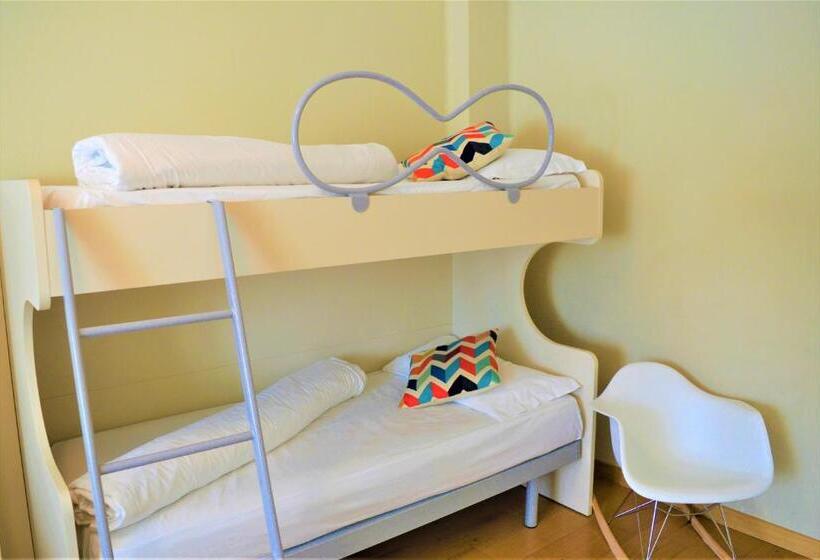 غرفة عائلية مطلّة علي الجبل, Park Hotel Sancelso