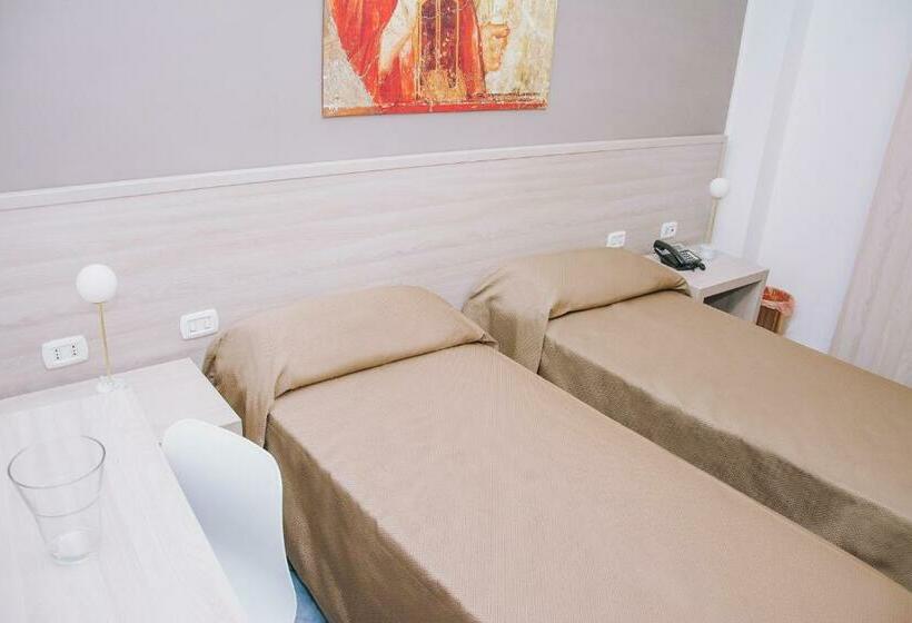 Номер Стандарт, Piccolo Sogno