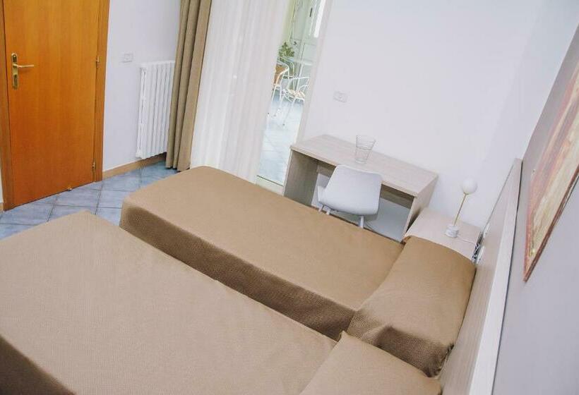 Номер Стандарт, Piccolo Sogno