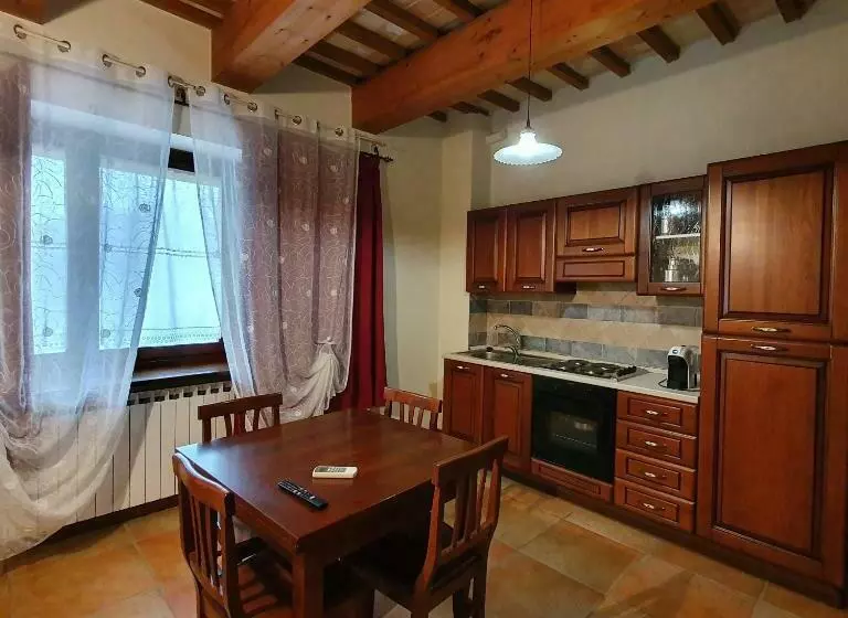 استودیو خانوادگی, Pietra Maula Agriturismo