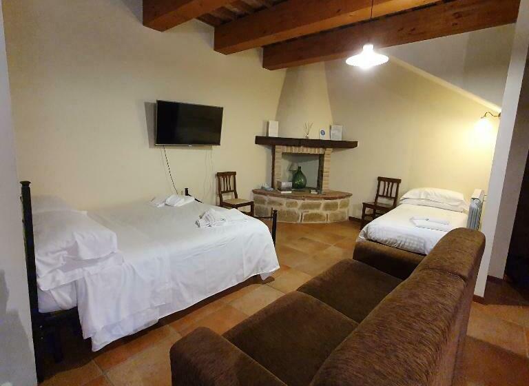 إستديو عائلى, Pietra Maula Agriturismo