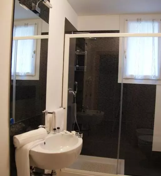 Huoneisto 2 Makuuhuonetta, Residence Aprilia